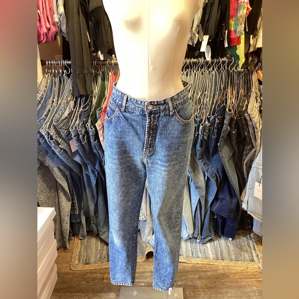 Vintage 1990’s BONGO Acid Wash mom jean
